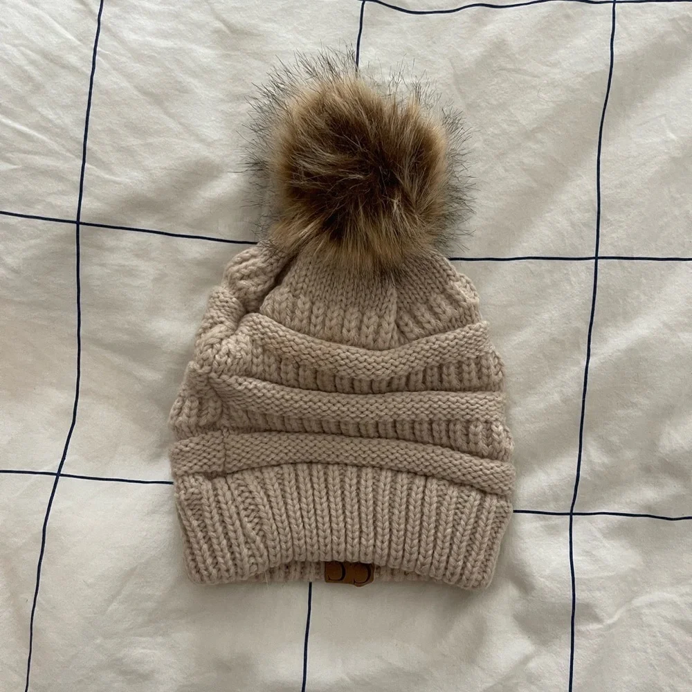 Cozy Knit Pom-Pom Beanie - Tan